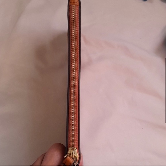 Kate Spade Pouch - Picture 7 of 7